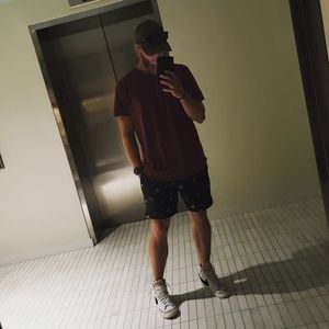 Meet your Posher, Levi